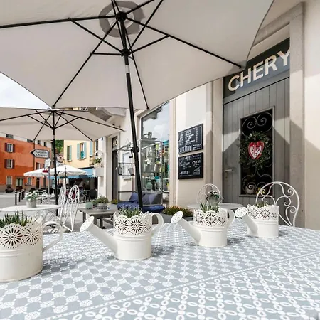 Chery Bed & Breakfast